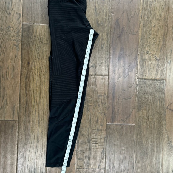 Old Navy Active Leggings - Picture 8 of 8